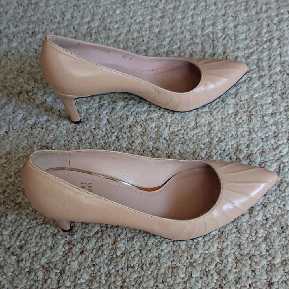 Stuart Weitzman Threads Ruched Pointy Pump size 8 M